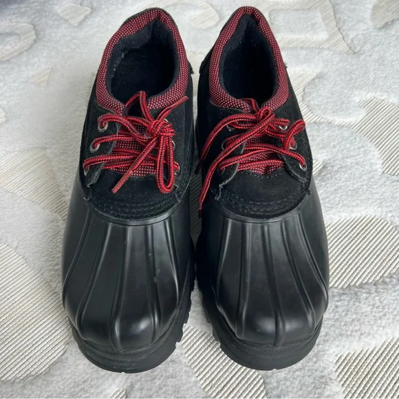 BASS Anchorage Low Top Suede & Rubber Duck Boot Shoes Women 9M Lace Up Black Red - Picture 2 of 16